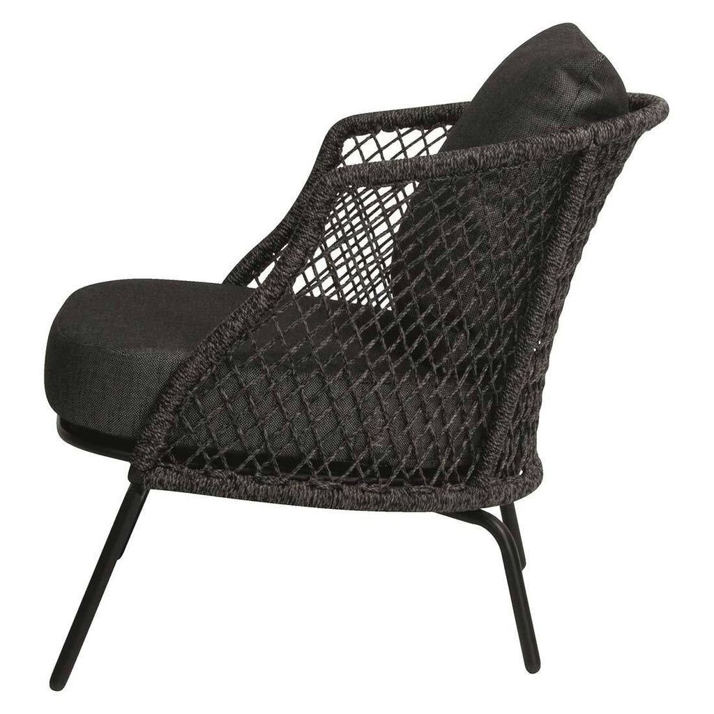 Loungestol Odea aluminium tau svart montert på terrasse