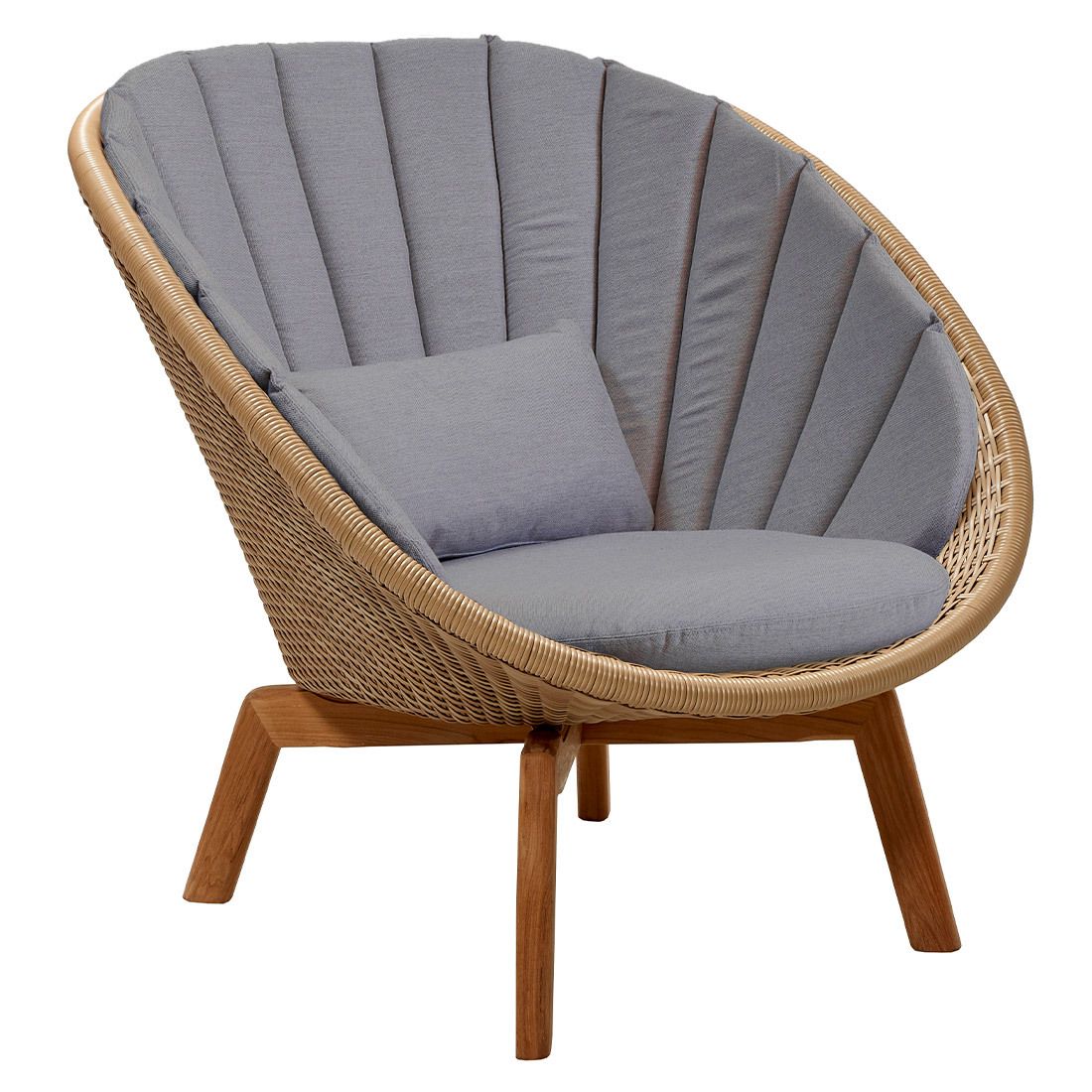 Loungestol Peacock resirkulert teak og flettverk fra Cane-line sett forfra