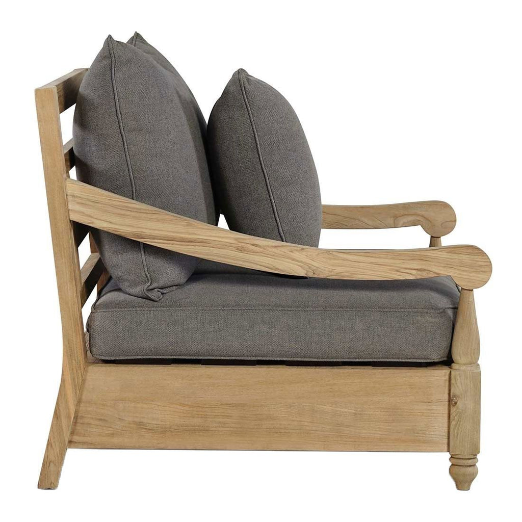 Loungestol Portofino resirkulert teak/olefin 90x90 cm montert på terrasse