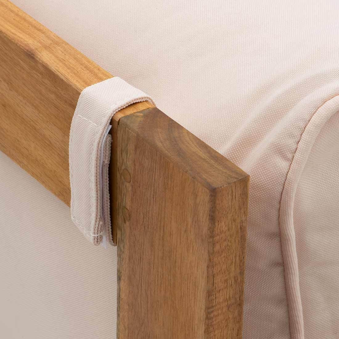 Loungestol Santa Cruz akasie polyester i hage med blomster