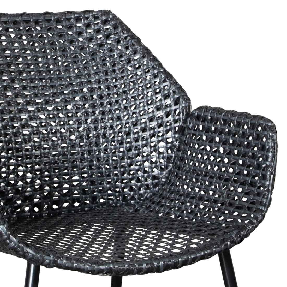 Loungestol Vibe stål/flettverk 70x66 cm montert på terrasse