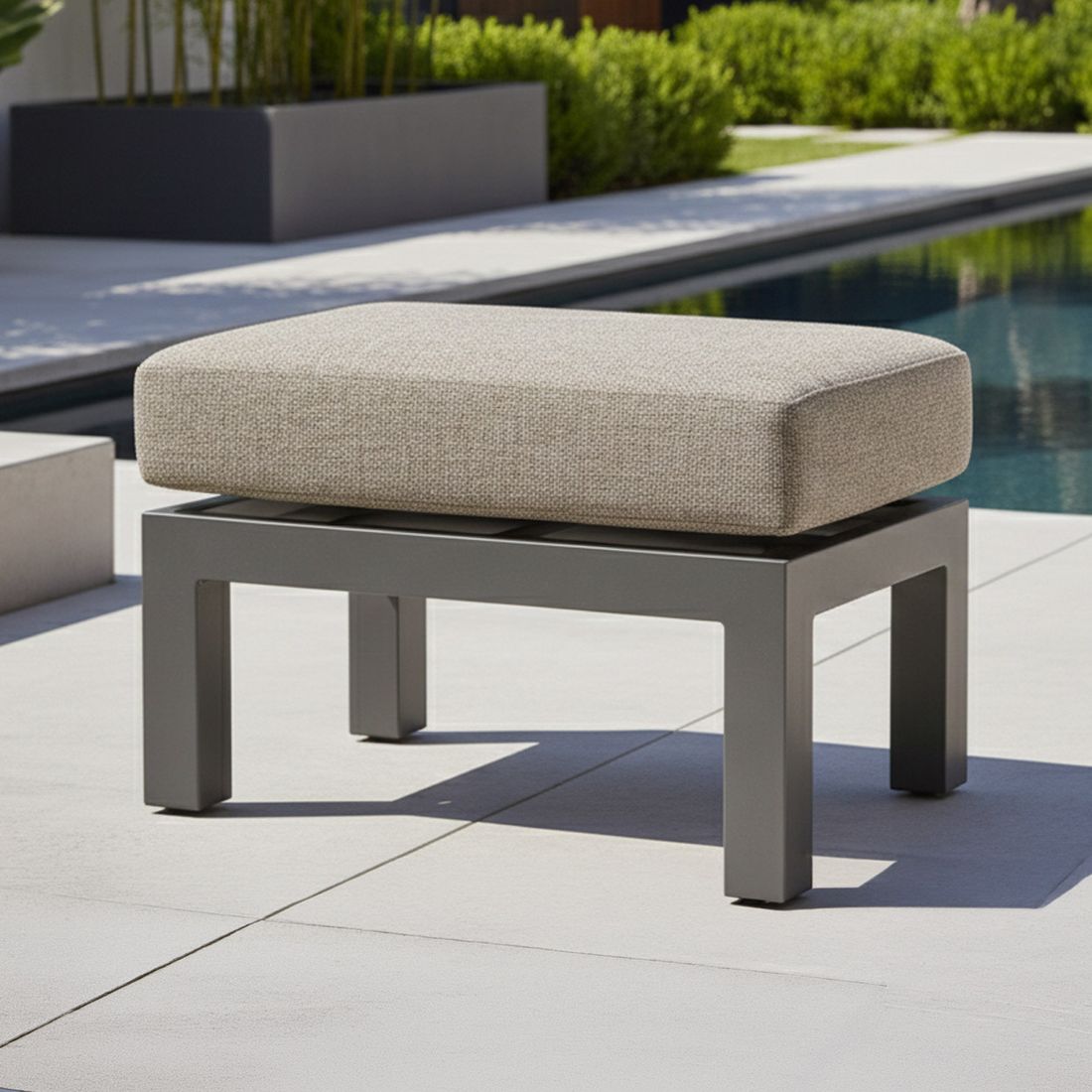 Loungetaburett Avena aluminium/polyester 63x40 cm forfra