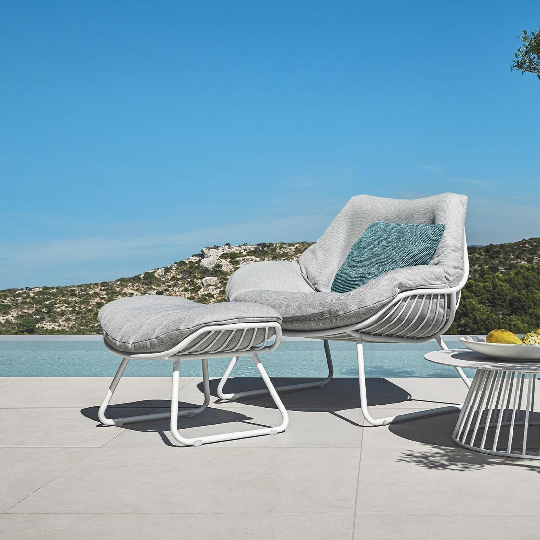 Detalj av Loungetaburett Chill aluminium 69x51 cm - Solpuri stoff