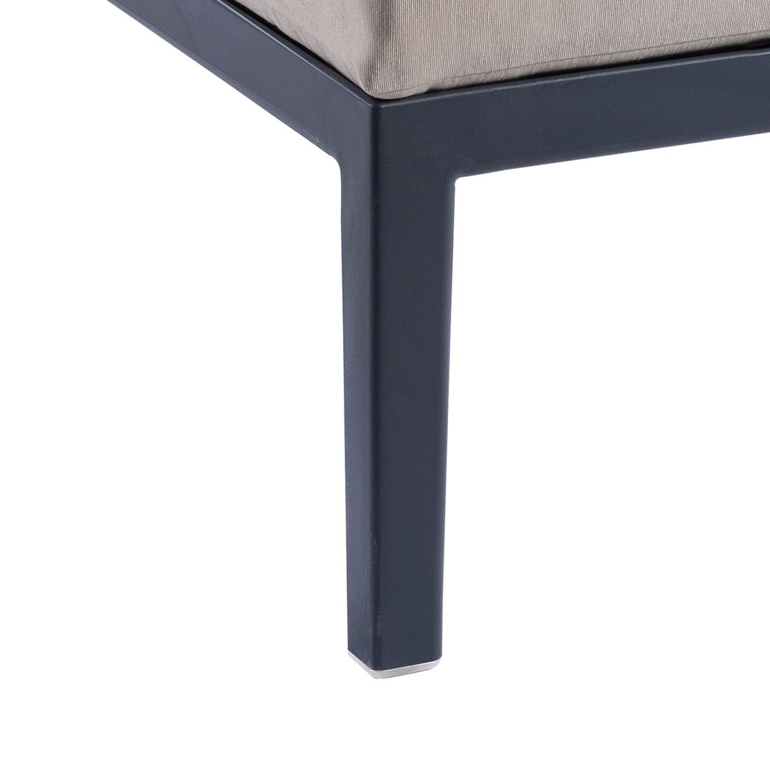 Bruk av Loungetaburett Engels Module 1 plast 80x80 cm som fotstøtte