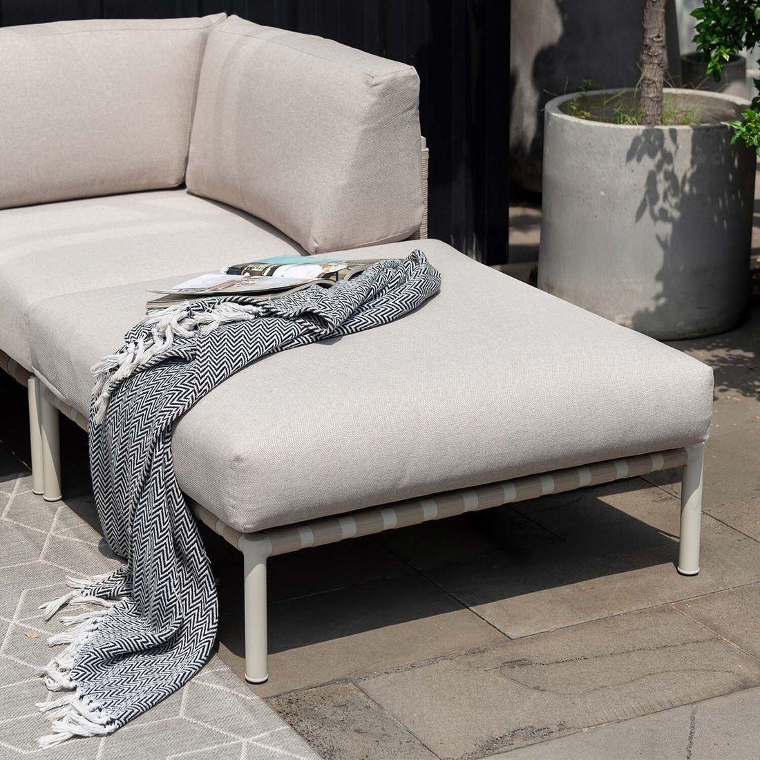 Loungetaburett Horizon aluminium/olefin 87x87 cm forfra
