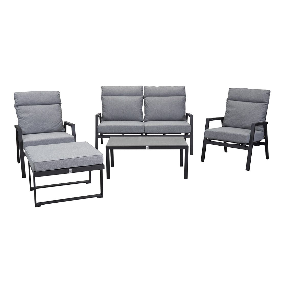 Montert Loungetaburett Sondrino 70x70 cm aluminium på terrasse
