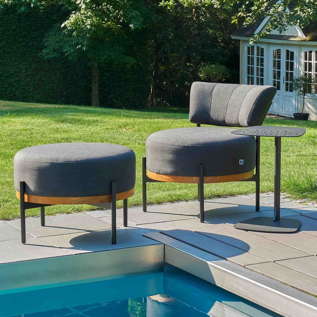 Nærbilde av ramme i aluminium på Loungetaburett Sunbay