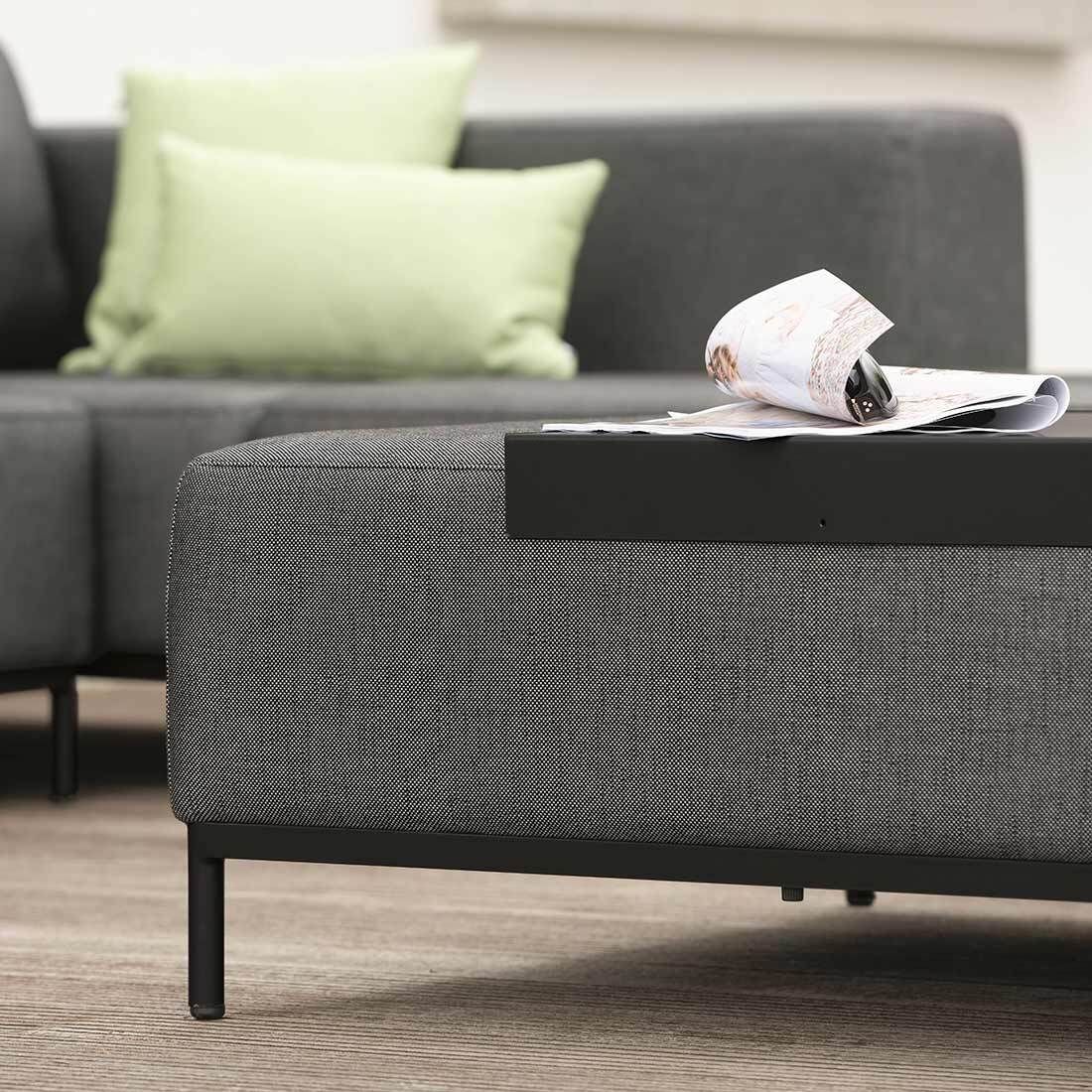 Loungetaburett Taavi aluminium utestoff 99x99 cm montert i hage