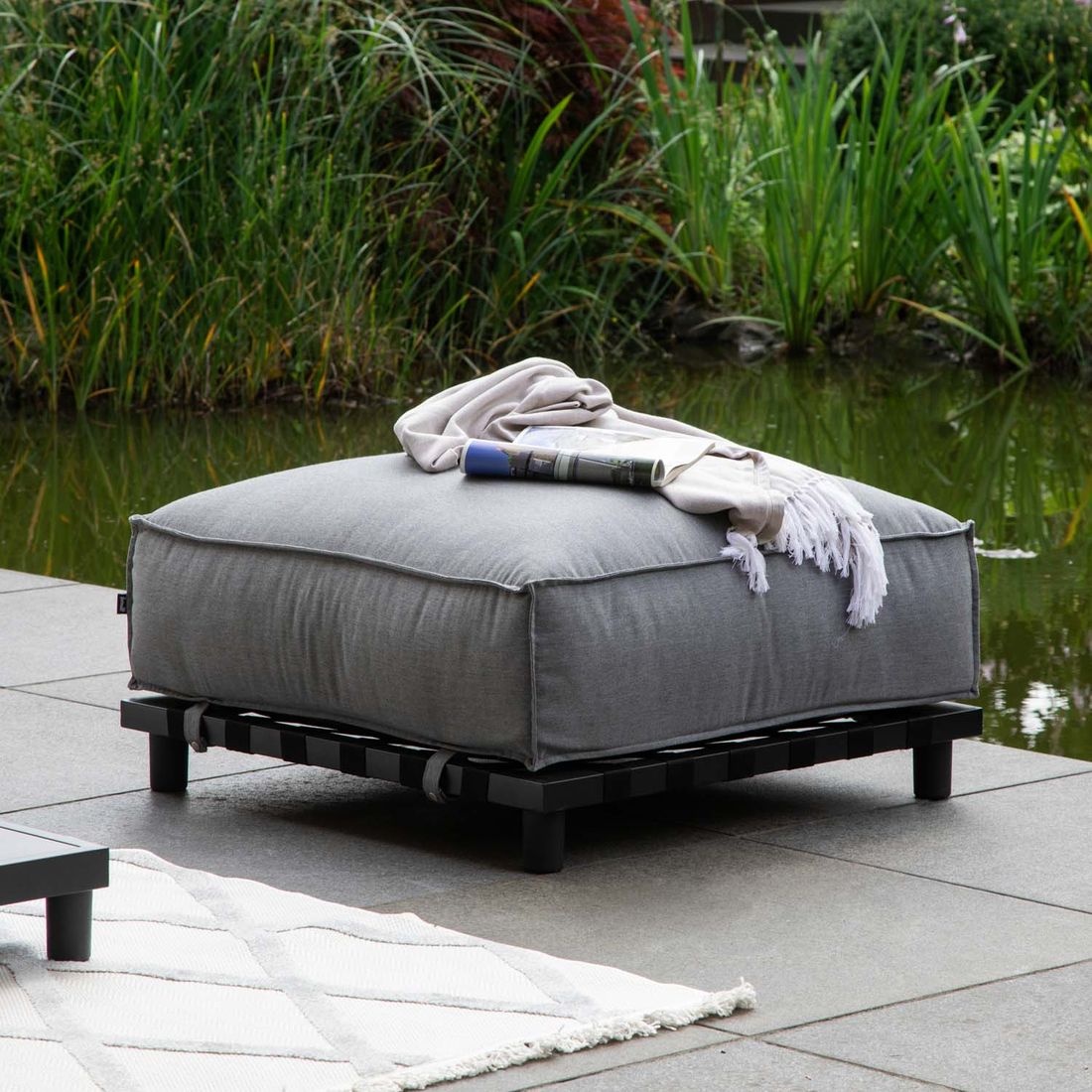 Loungetaburett Vlieland aluminium forfra