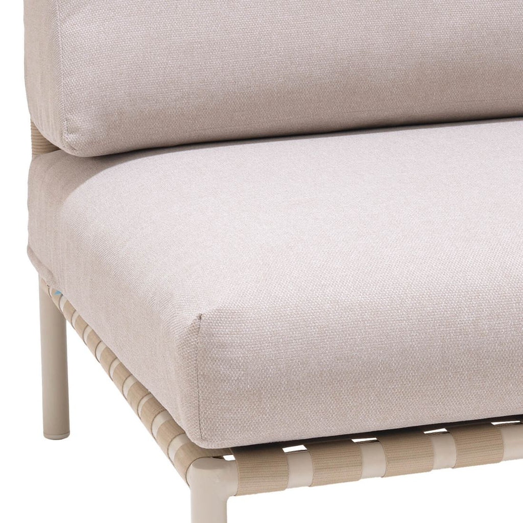 Midtmodul lounge Horizon aluminium/olefin 87 cm montert på terrasse