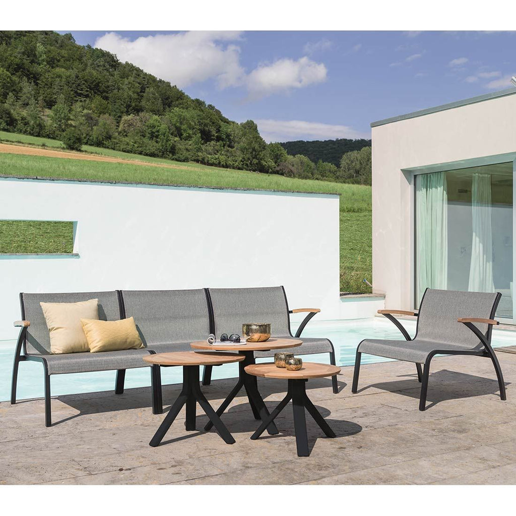 Nærbilde av tekstilene stoff på Midtmodul lounge Laris aluminium/textilen 74x83 cm - Stern