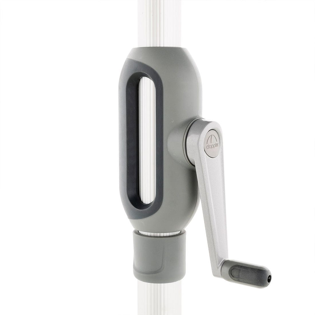 Montert Midtstolpe-parasoll ACT Auto-Tilt 240x240 cm i hage