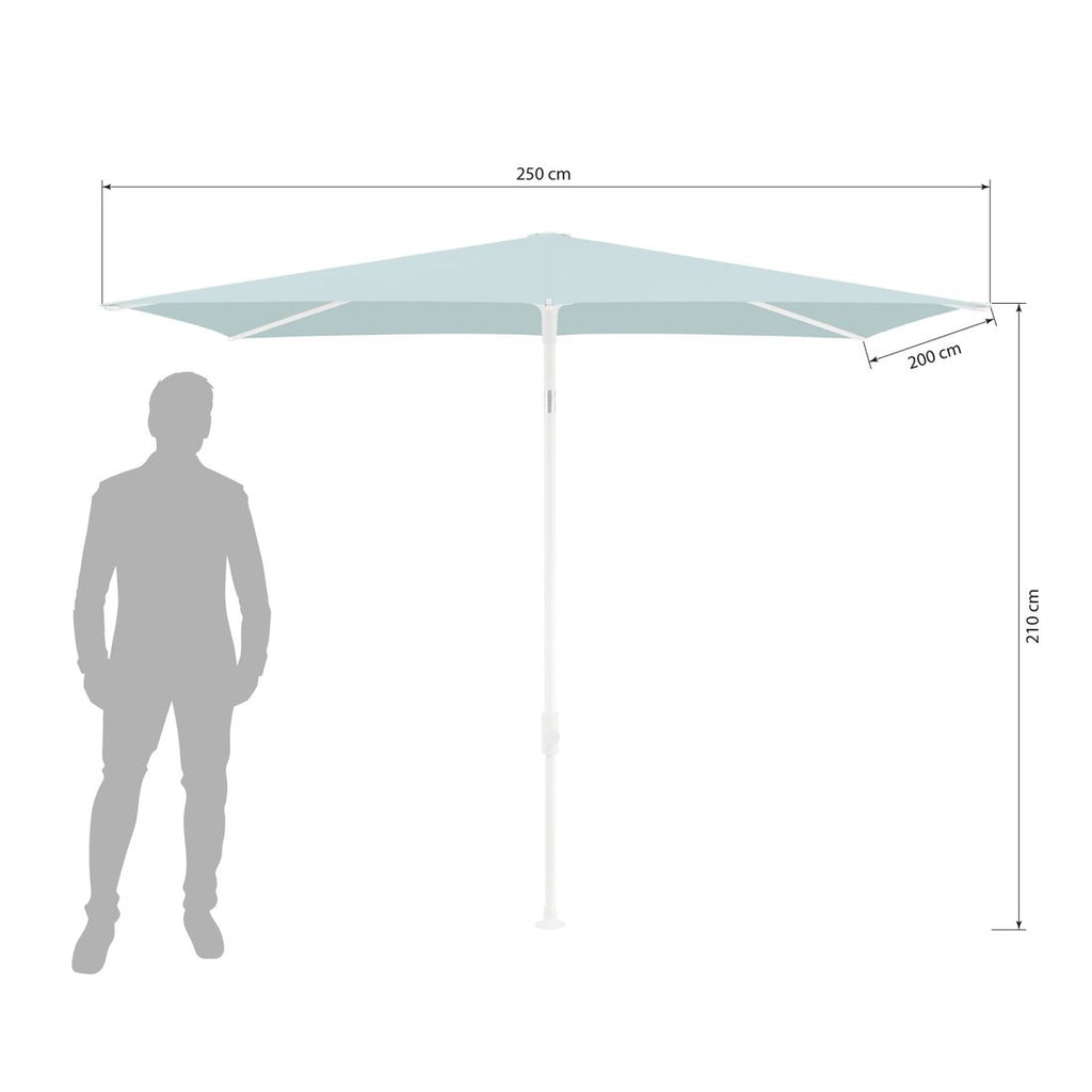 Midtstolpe-parasoll Smart 250x200 cm hvit/ocean montert i hage