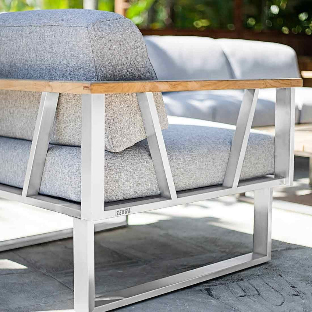 Montert Hjørnesofa ute Belvedere med loungebord på terrasse