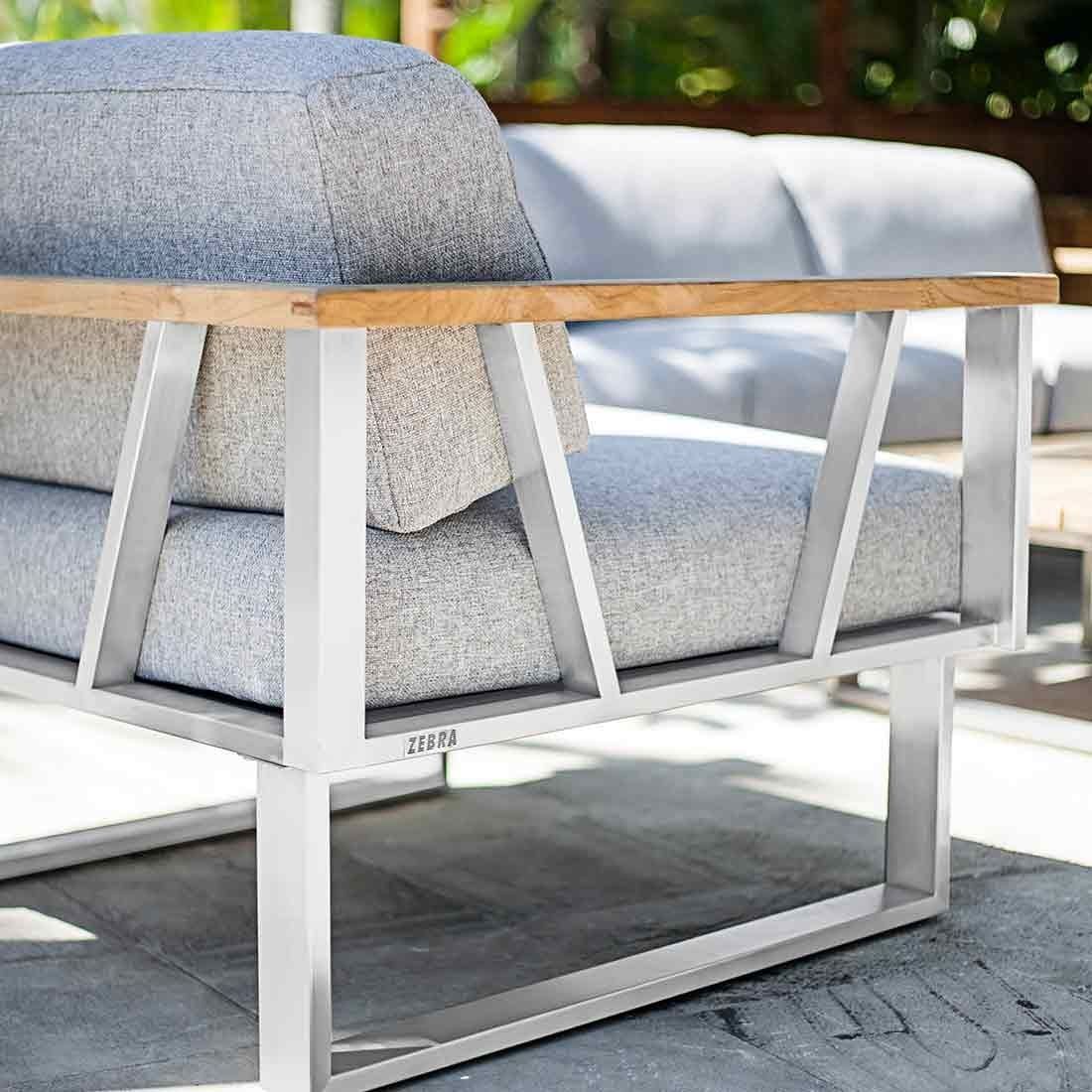 Montert Hjørnesofa ute Belvedere med loungebord på terrasse