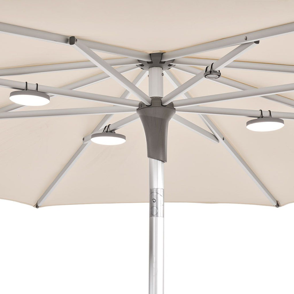 Detalj av OSYRION LED-spot oppladbart lys 4-pakning