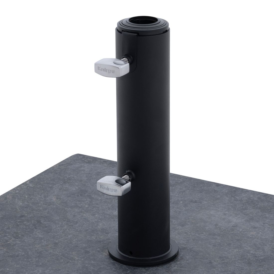 Parasollfot granitt 50 kg med 4 hjul 55x55 cm montert med parasoll