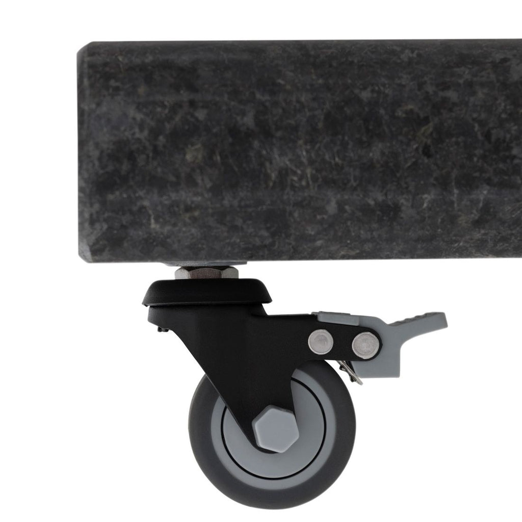 Parasollfot granitt 50 kg med 4 hjul 55x55 cm nærbilde av granittoverflate