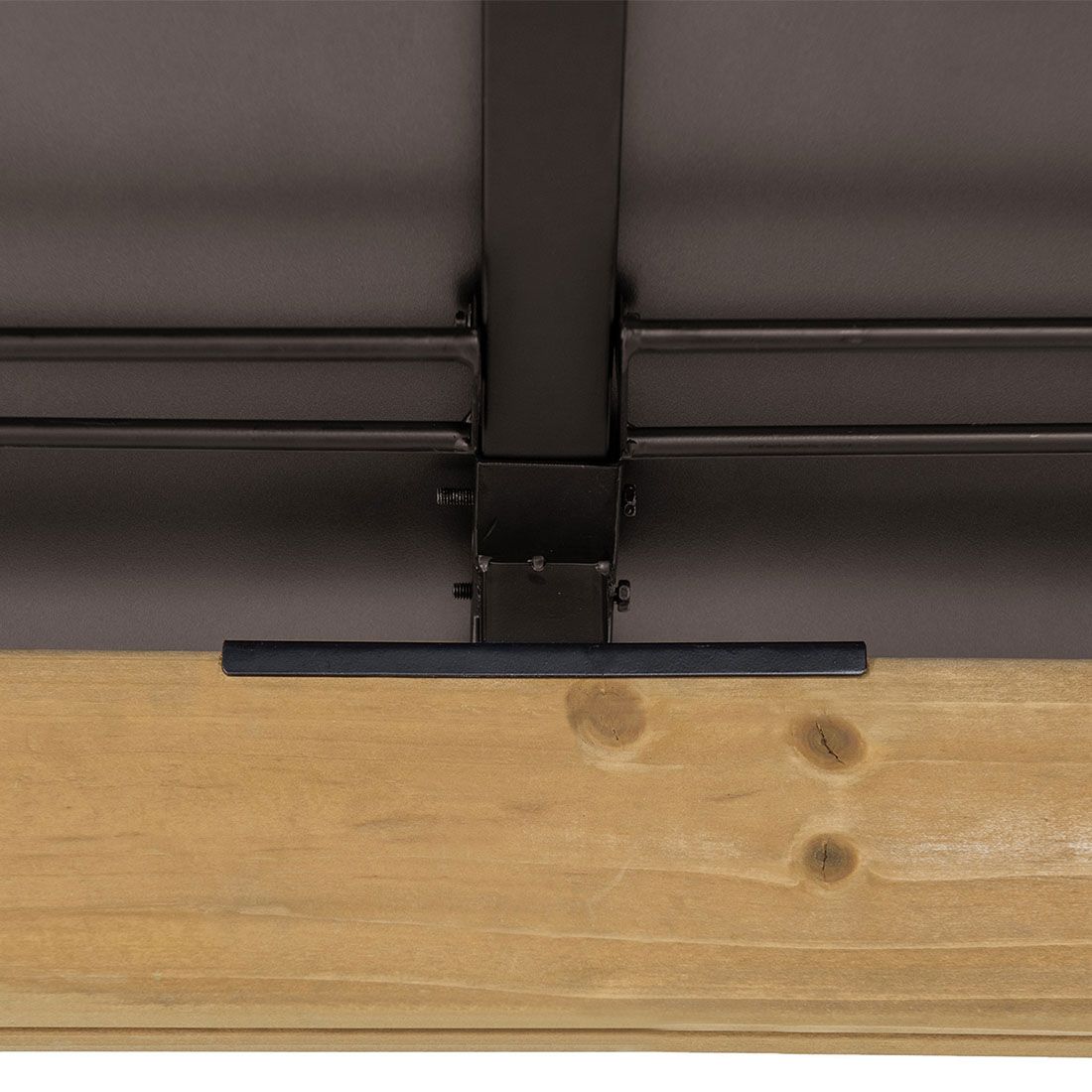 Sideprofil av paviljong i sedertre og stål 394x336 cm - OUTLIV