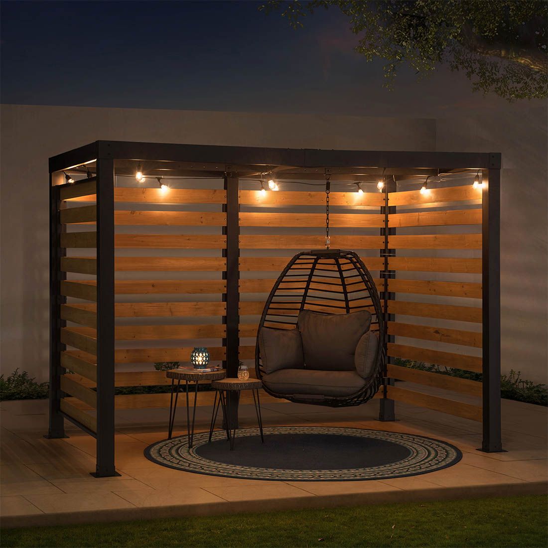 Pergola 313x191 cm stål/sedertre svart/natur med sittegruppe under