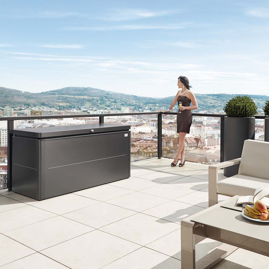 Nærbilde av metalloverflate på Putekiste Loungebox metall 160x70 cm - Biohort