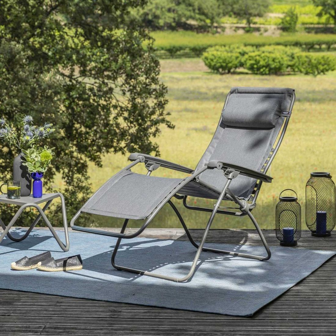 Montert Relax-stol RSX Clip stål/akryl titane/ombre på terrasse