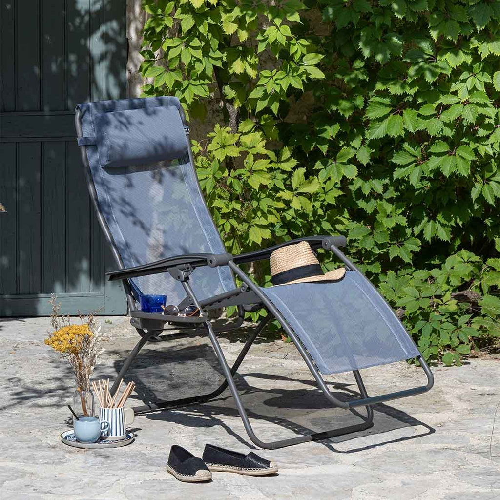 Detalj av stoff og ramme på Relax-stol RSXA Clip stål/Batyline