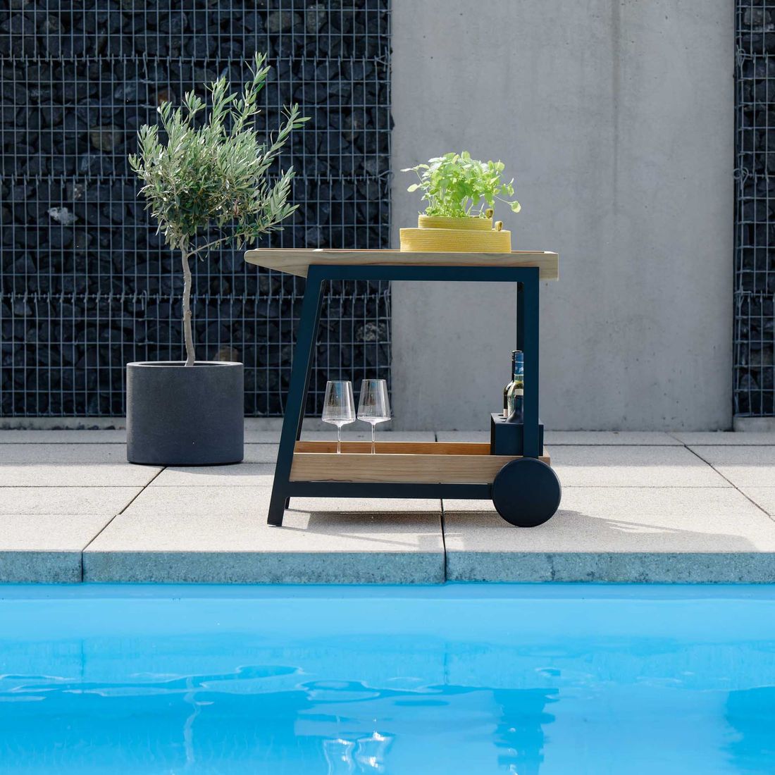 Serveringsvogn Frido aluminium/teak 86x58 cm - Stern med drikkevarer