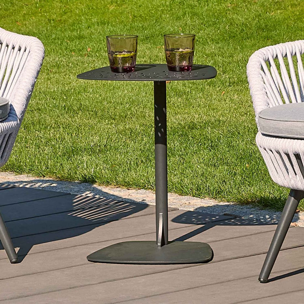 Sidebord ute Bari 40x39 cm aluminium antrasitt bakside