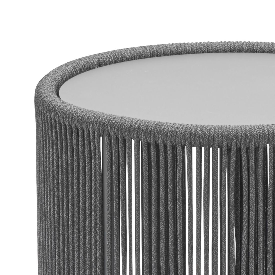 Sidebord ute Formentera Ø44,4cm aluminium/tau montert i hage