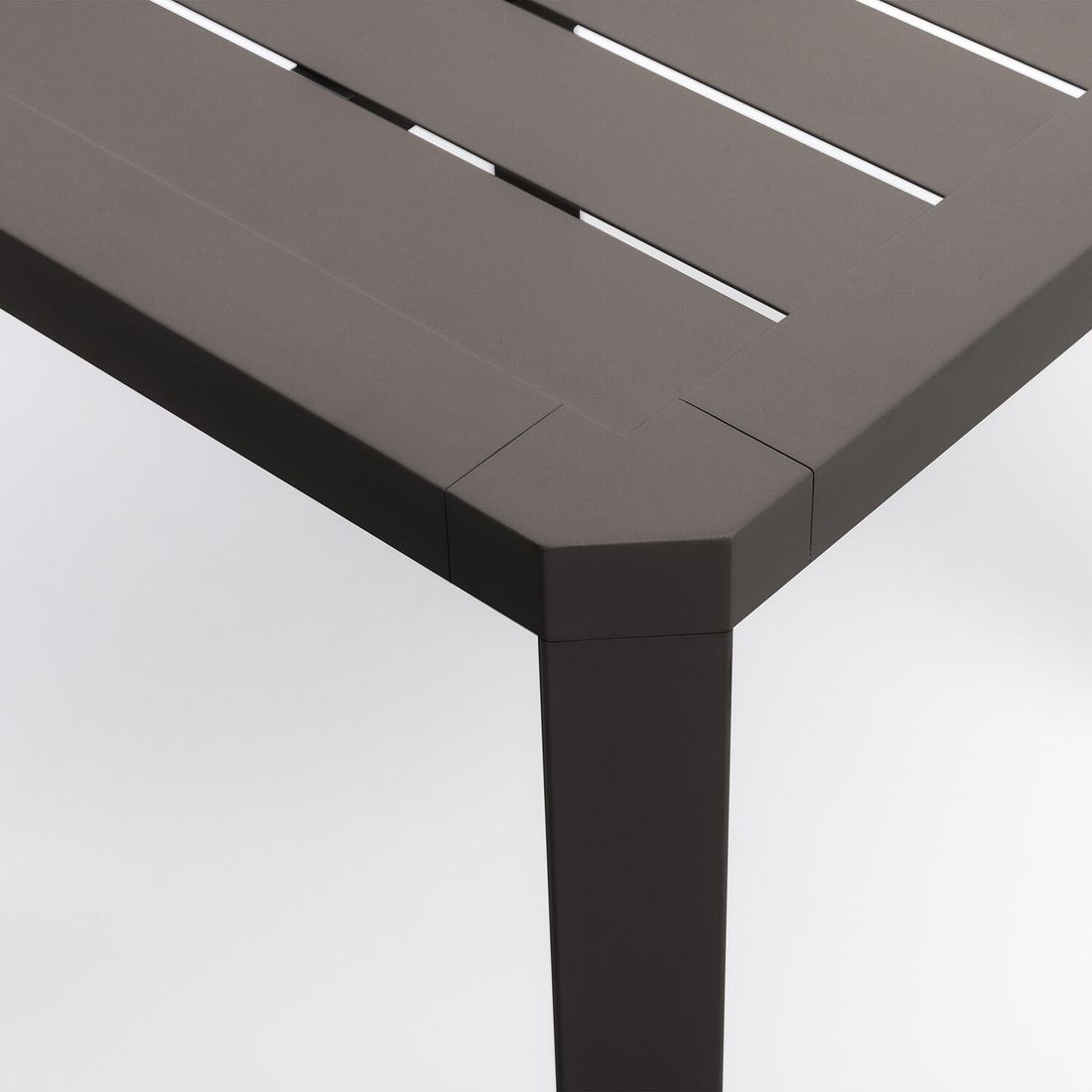 Sidebord ute Latitude aluminium 50x50 cm - Kettler nærbilde av bordplate