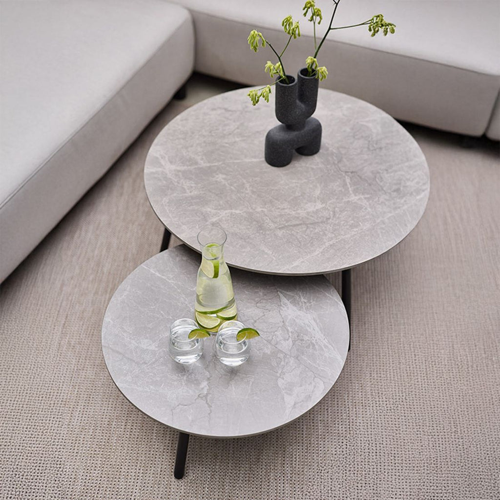 Nærbilde av bordbein på Sidebord ute Monaco aluminium/keramikk Ø60 cm