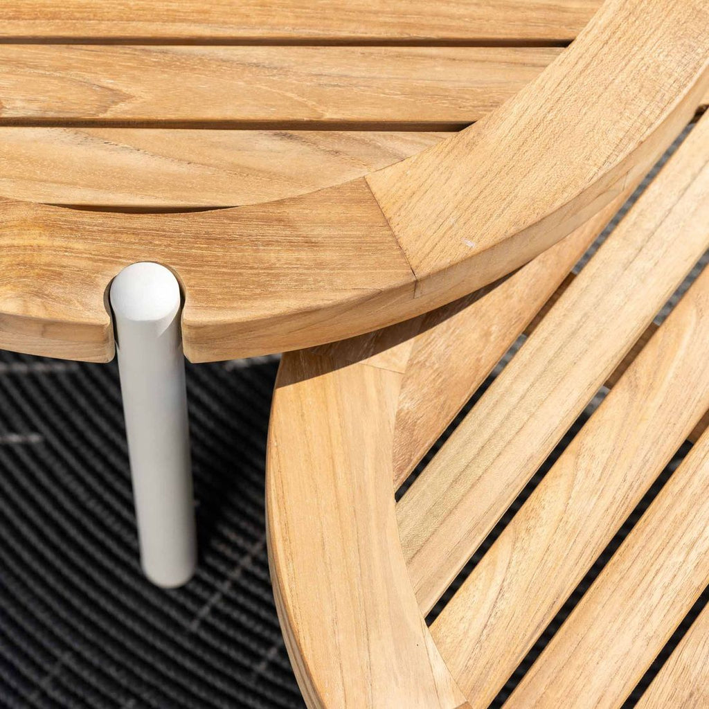 Nærbilde av aluminiumsstativ på Sidebord ute Taro aluminium/teak Ø55 cm - Stern