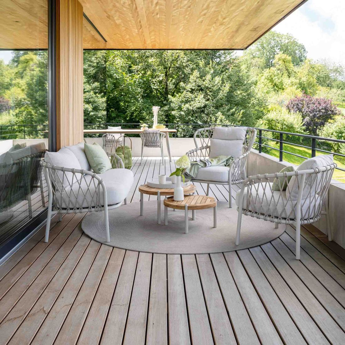 Sidebord ute Taro aluminium/teak Ø55 cm - Stern sett fra siden
