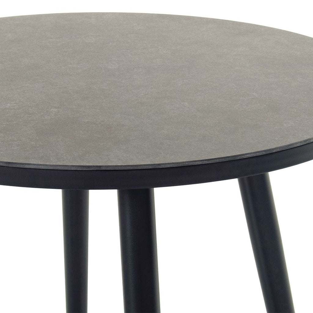 Sidebord ute Texel Ø66 cm aluminium/glasskeramikk montert på terrasse