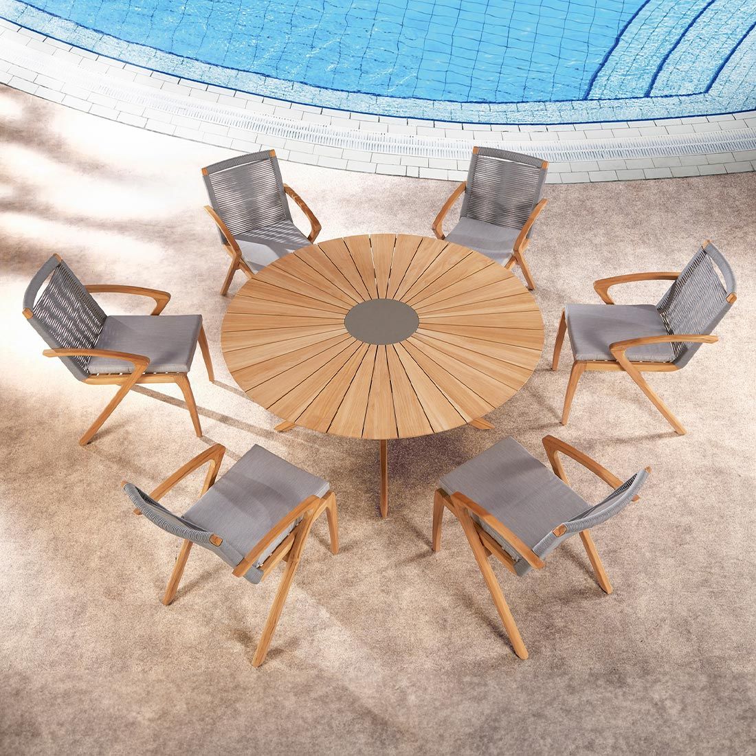 Bakside av Sittepute Agadir 41x47 cm akryl grå med slitesterkt stoff
