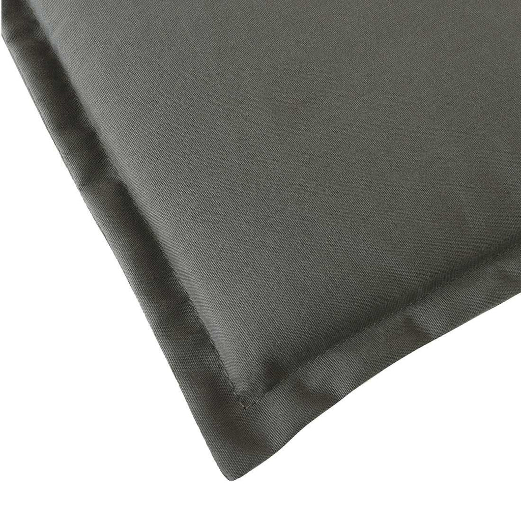 Montert Sittepute Anna 44x44 cm akryl antrasitt på hagebenk