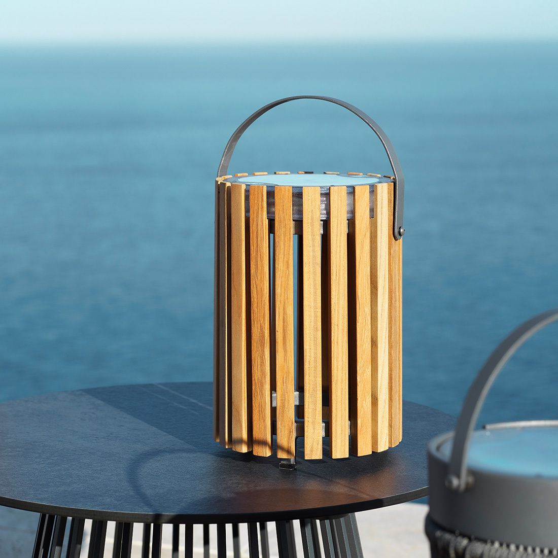 Solcellelampe Star liten aluminium/teak dimmbar bakside