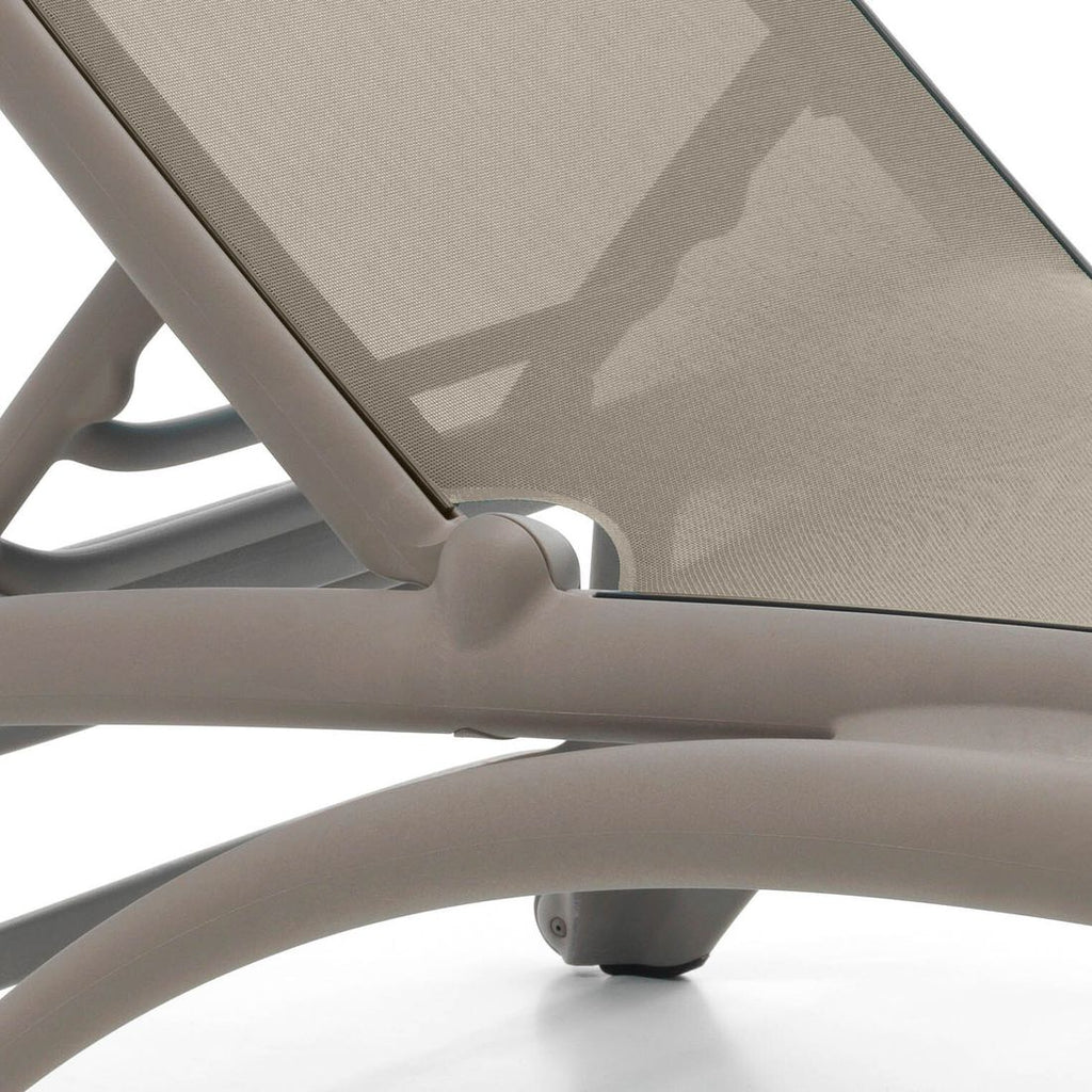 Oversikt av Solseng Atlantico justerbar plast textilen taupe i hage