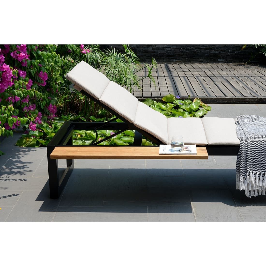 Solseng Jimmy regulerbar aluminium/olefin 214 cm montert i hage