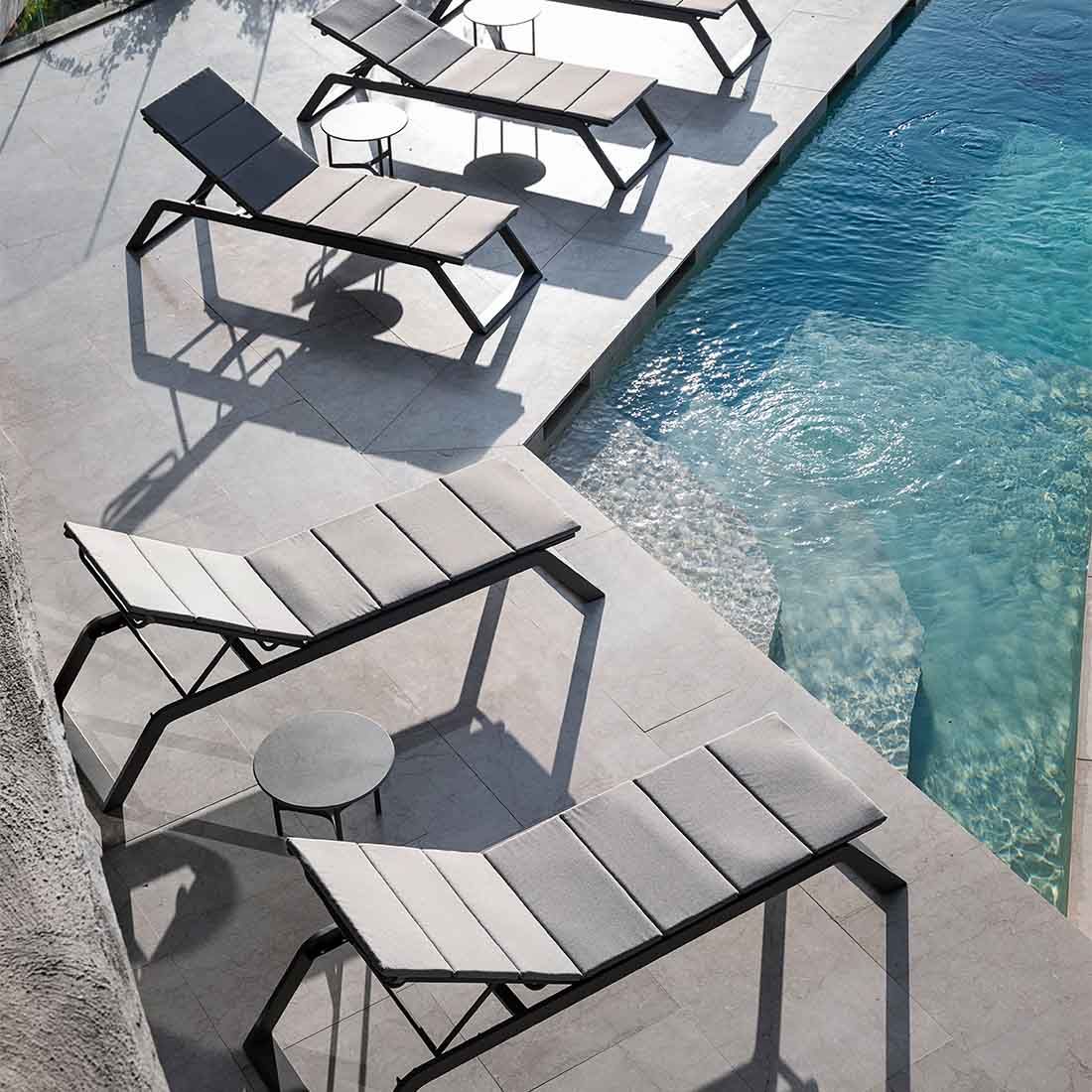 Sideprofil av Solseng Siesta justerbar aluminium/Cane-line Tex