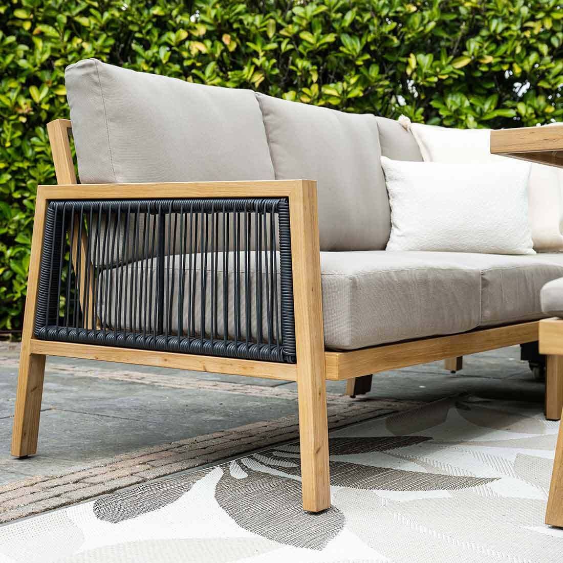 Oversiktsbilde av spise-loungesett Decala aluminium/tau 150x87 cm ute