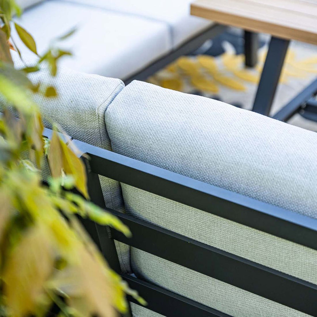 Detalj av polstring på Spise-loungesett Elati aluminium 150x89,5 cm - Garden Impressions