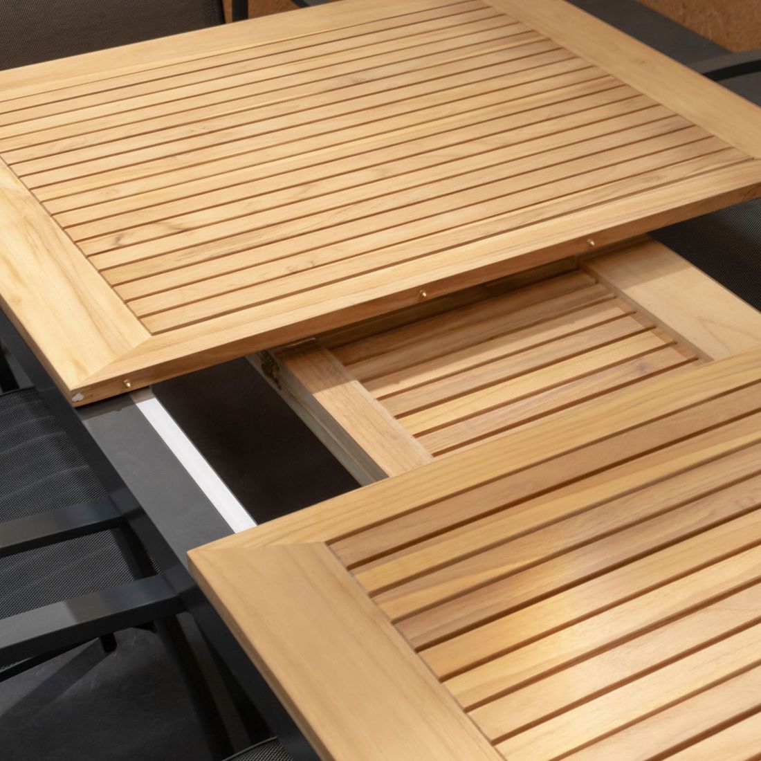 Spisesett ute Alice 4 plasser aluminium/teak 150/210x90 cm - Hartman