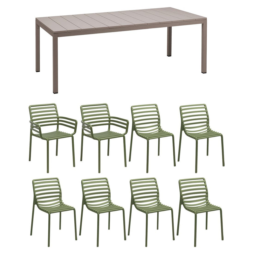 Spisesett ute Doga 8 plasser aluminium montert på terrasse