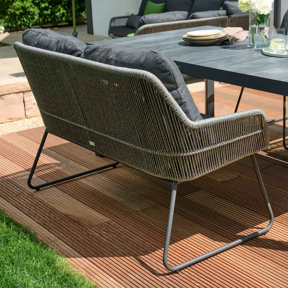 Spisesofa ute Kansas aluminium/flettverk 135 cm - Siena Garden bakside