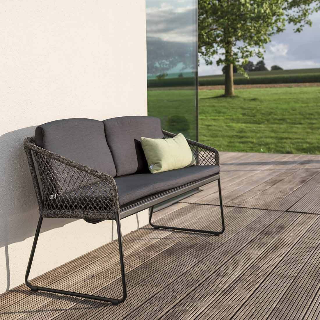 Spisesofa ute Odea aluminium tau 158 cm svart sett bakfra