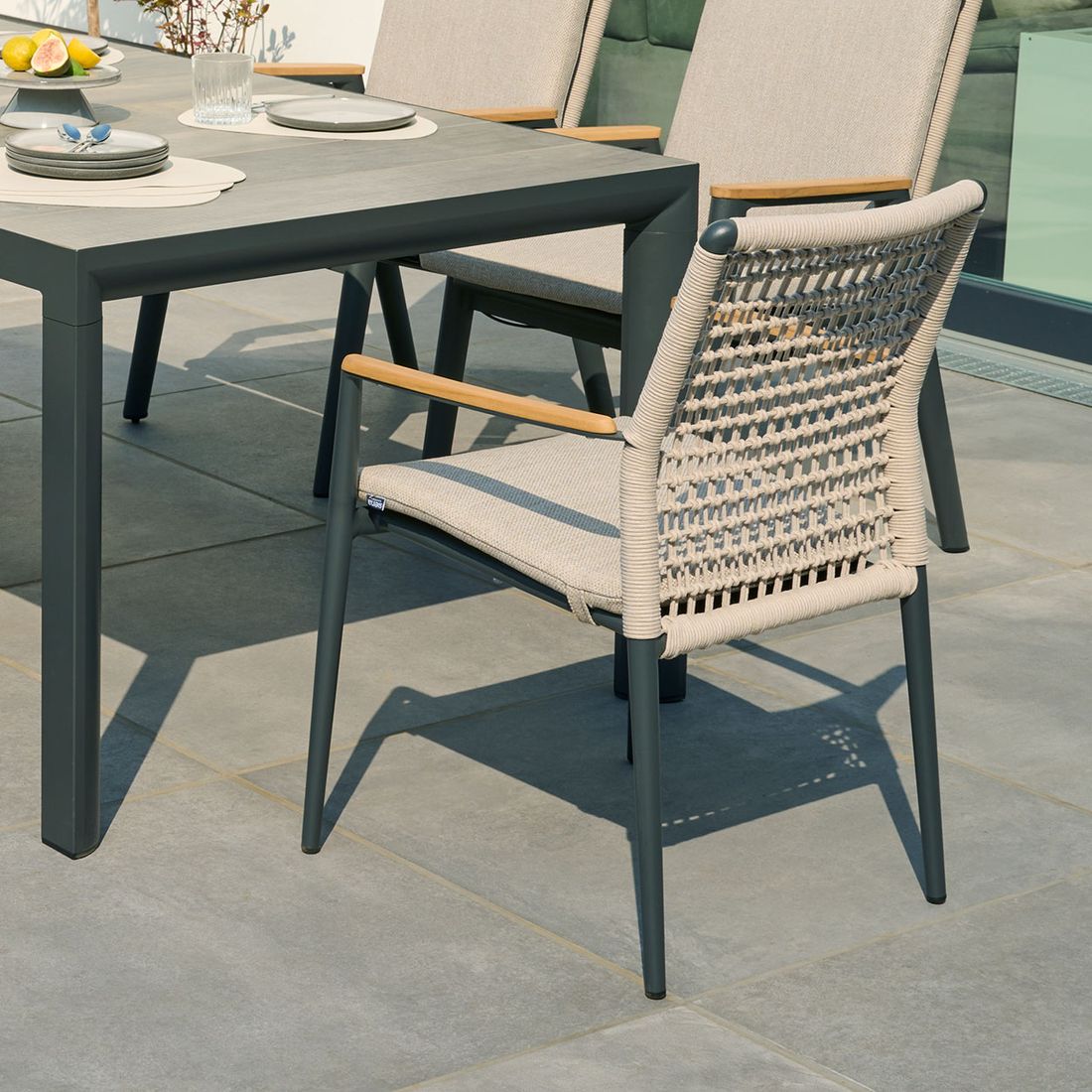 Stabelstol ute Cortina aluminium med sittepute bakside