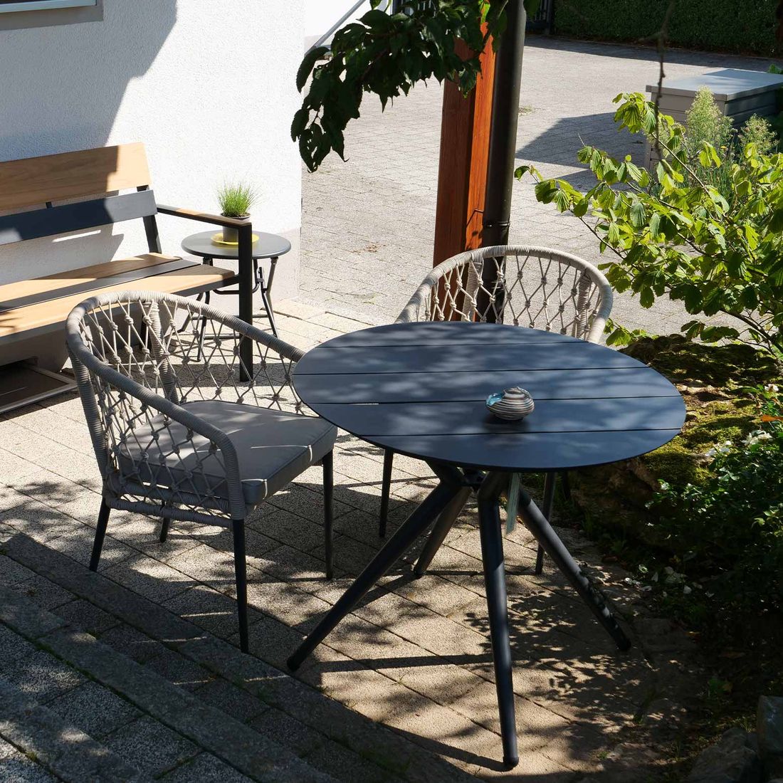 Stabelstoler Lugano aluminium tau med puter antrasitt beige stablet