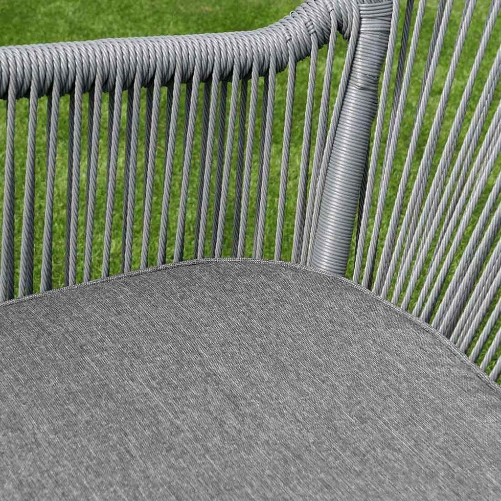 Montert stabelstol med armlener Modena aluminium/polyrotting - Sungörl i hage